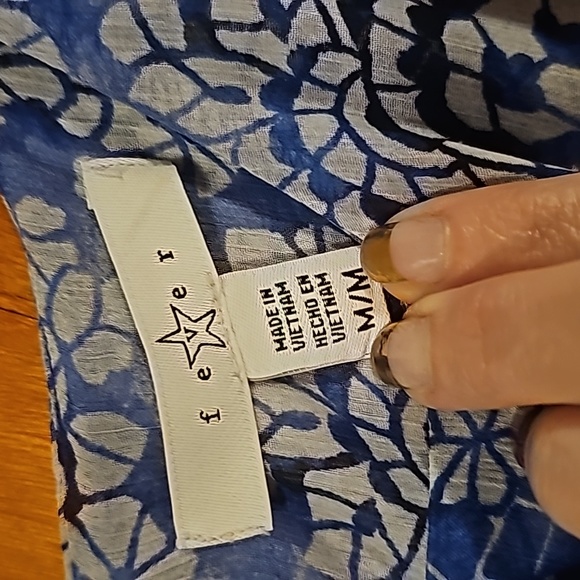 Womens top - Picture 3 of 3